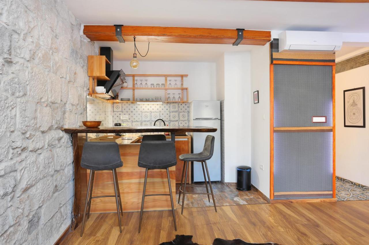 Apartments With A Parking Space Omis - 19051 Exterior photo